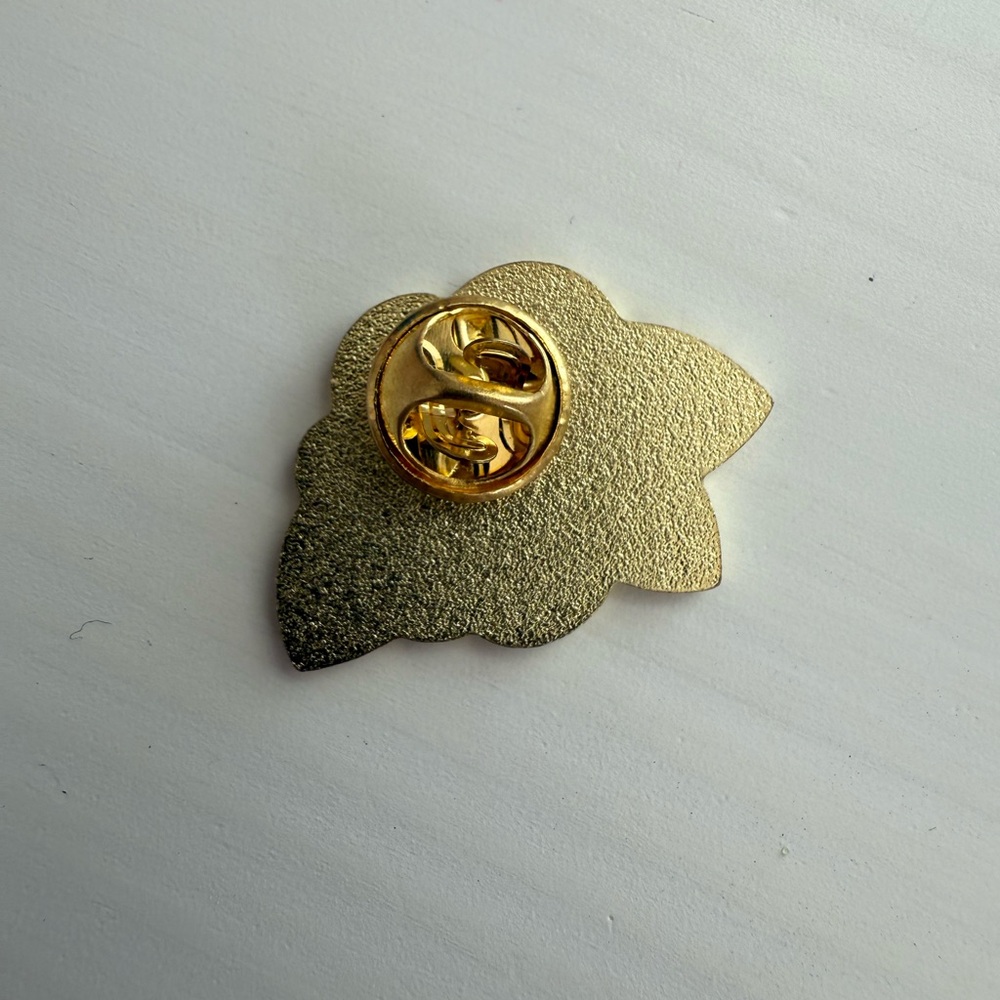 Red Rose Pin - Picture 4 of 5